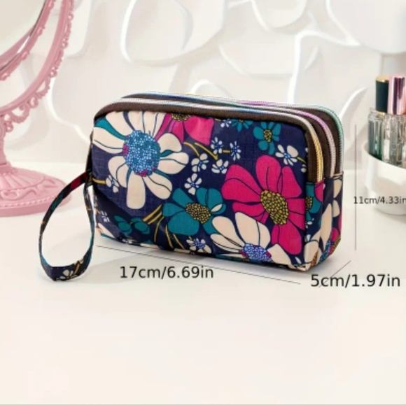 NEW! Floral 3 Zip Wallet/Cosmetic Bag Wristlet. NWOT - Picture 4 of 4